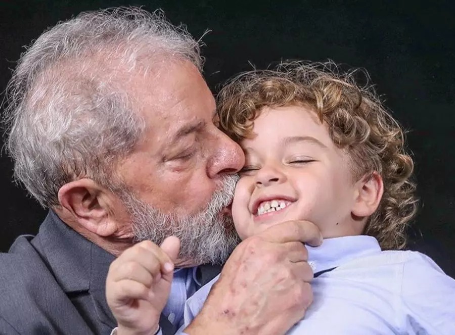 Justiça de SP condena homem que chamou morte do neto de Lula de “justiça divina”