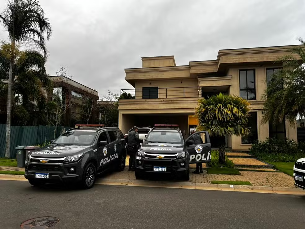 Suspeito de lavar dinheiro para o PCC morre em confronto durante operação em condomínio de luxo em Campinas