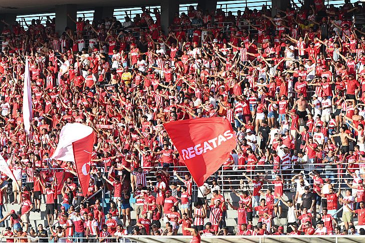 Torcedor do CRB é preso com drogas escondidas no tênis após jogo no Rei Pelé