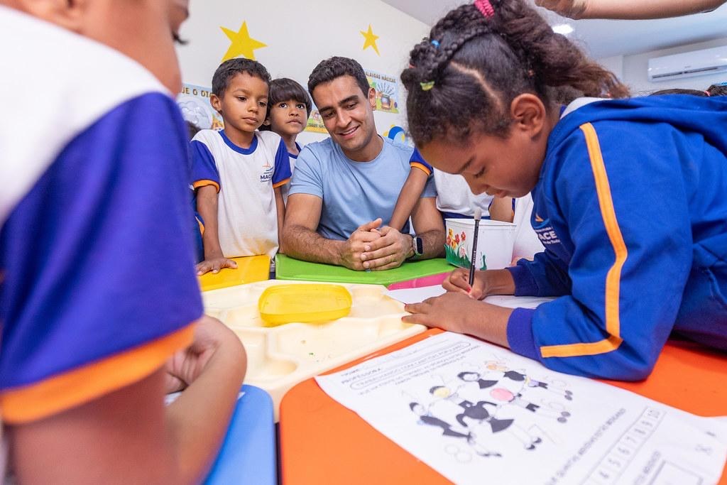 No Dia dos Professores, JHC relembra trajetória em defesa da valorização da educação