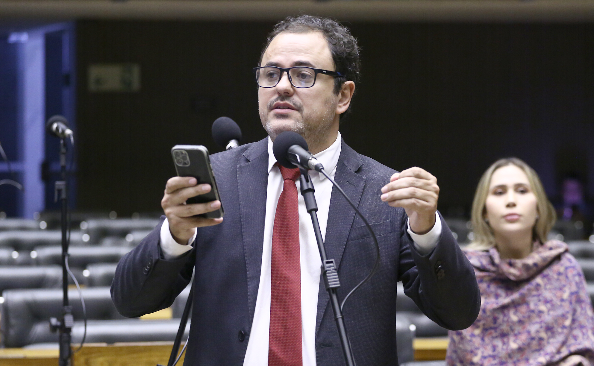 “No meu time não entram Malagaia, Pazuello e Castro”, diz deputado