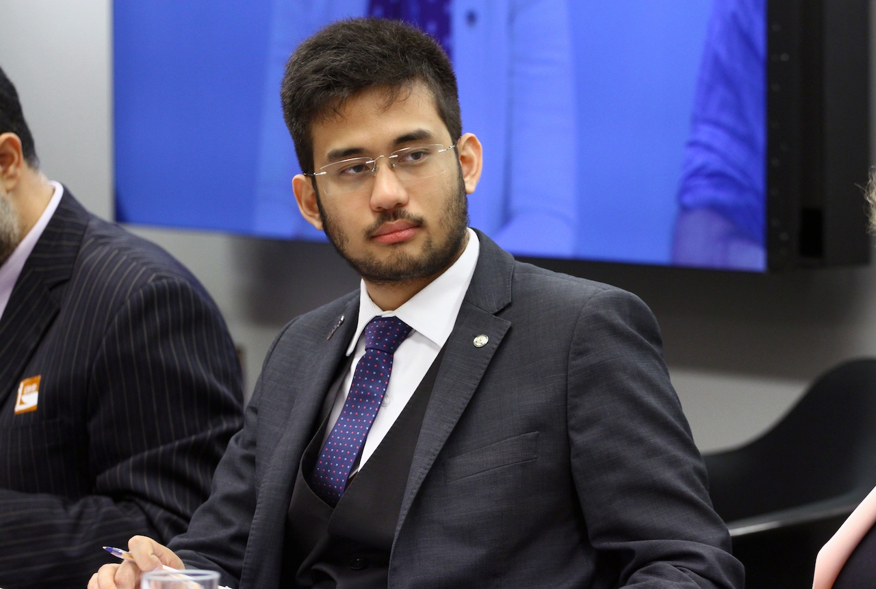 Deputado Kim Kataguiri propôe ”Lei Danilo Gentili” para isentar punições a quem criticar membros dos três poderes