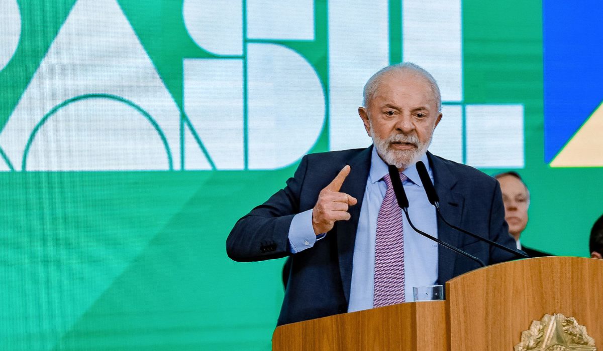 Lula afirma que quem ganha R$ 8 mil reais ”é quase pobre”