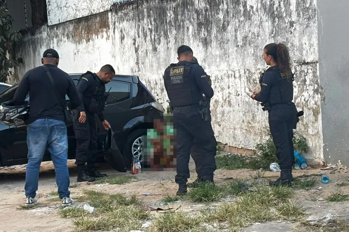 Oplit prende mulher em flagrante suspeita de furto à farmácia na Ponta Verde