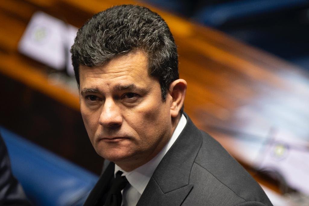 Moro celebra sanção de Lula a lei que criminaliza conspiração contra agentes públicos