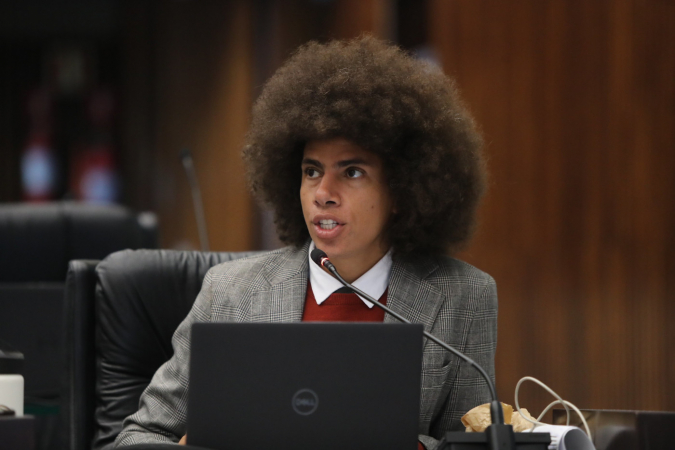 “Sou maconheiro e criminalização é racista”, diz deputado do PT