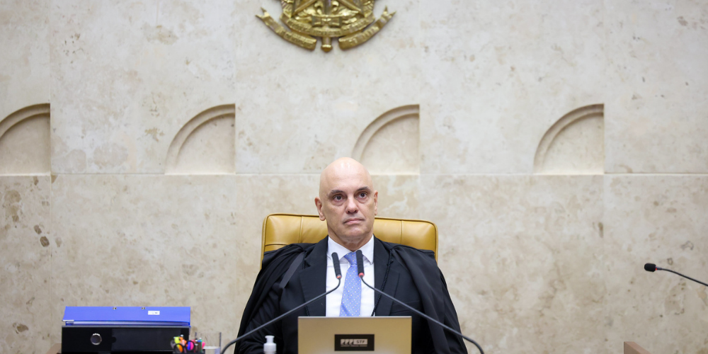 Alexandre de Moraes assume presidência interina do STF e recebe elogios de ministros