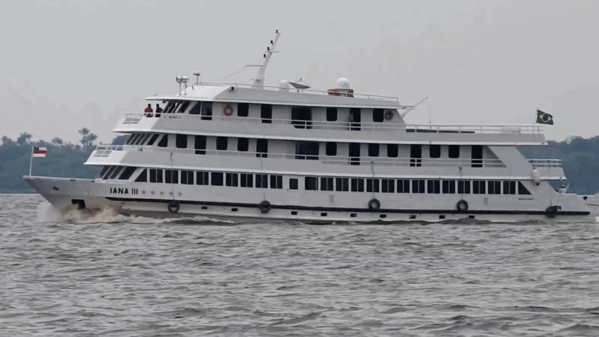 Lula cumpre promessa e se hospeda em barco durante preparativos para a COP30 em Belém