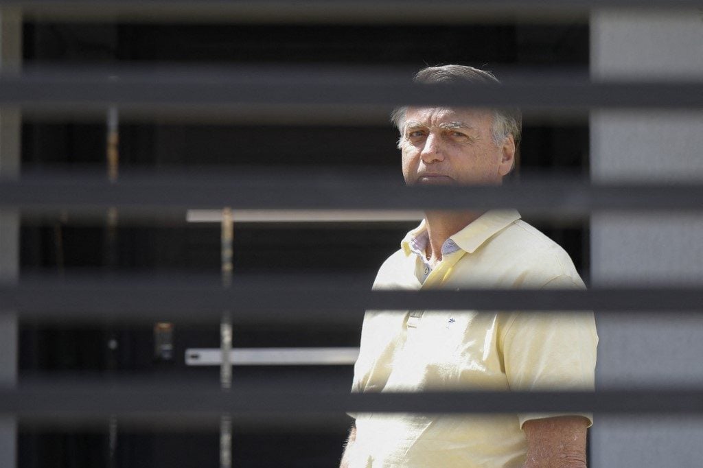 Em prisão domiciliar, Bolsonaro pede ao STF liberação para 16 visitas; lista reúne aliados políticos