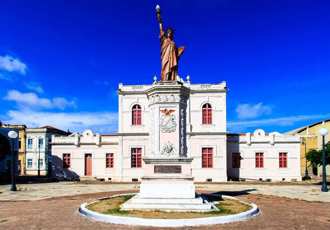 Projeto que proíbe homenagens públicas a escravocratas avança na Câmara de Maceió