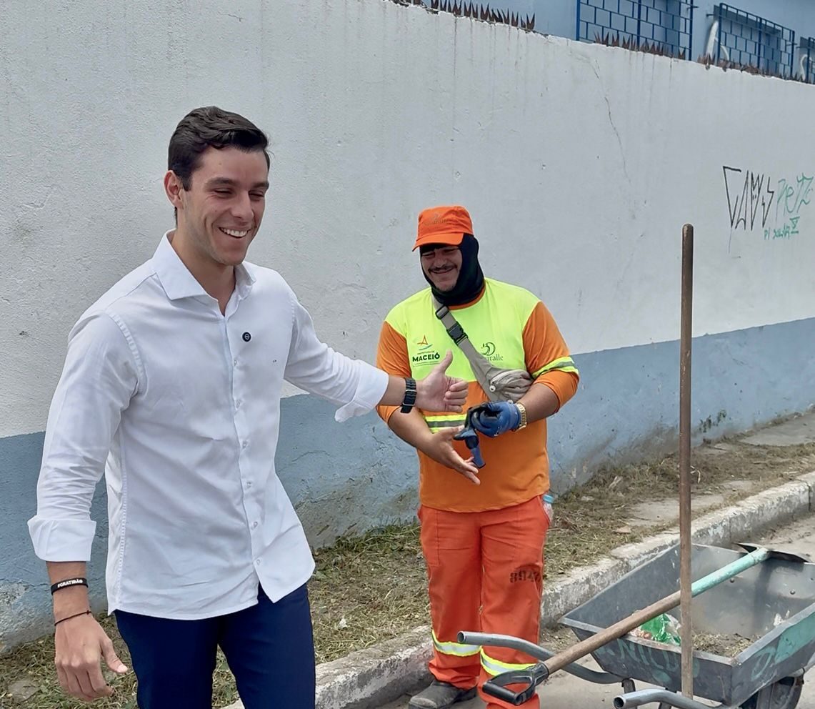 Após solicitação durante fiscalização, Caio Bebeto aciona Alurb e área escolar é revitalizada