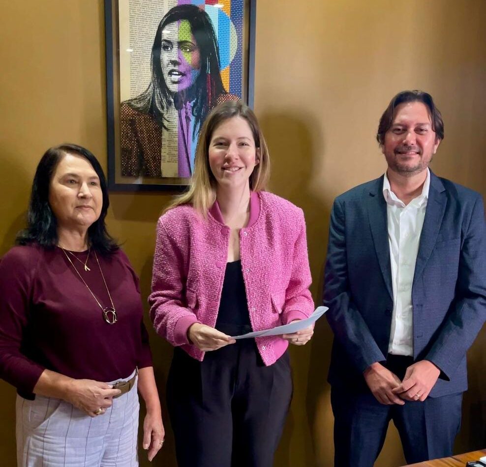 Cibele Moura celebra vitória de João Neto, candidato que apoiou para presidência do CRF-AL: “Fortalecimento da defesa dos farmacêuticos”