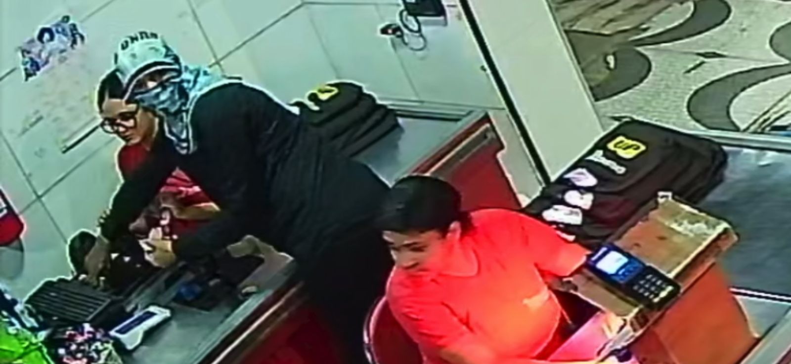 Homens armados assaltam mercadinho em São Miguel dos Campos “Deita no chão, p***. Se não, vai levar tiro todo mundo”