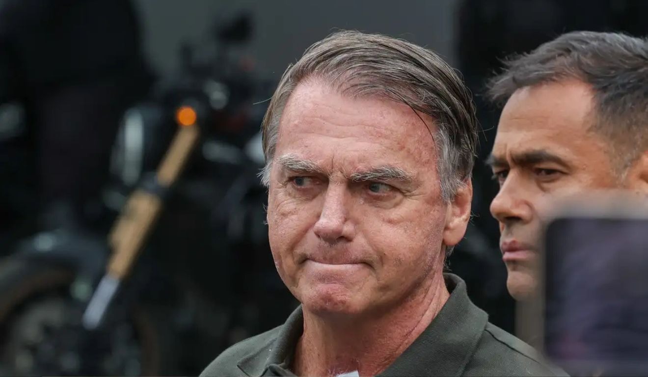Bolsonaro manifesta preocupação com segurança alimentar na prisão, diz Flávio Bolsonaro