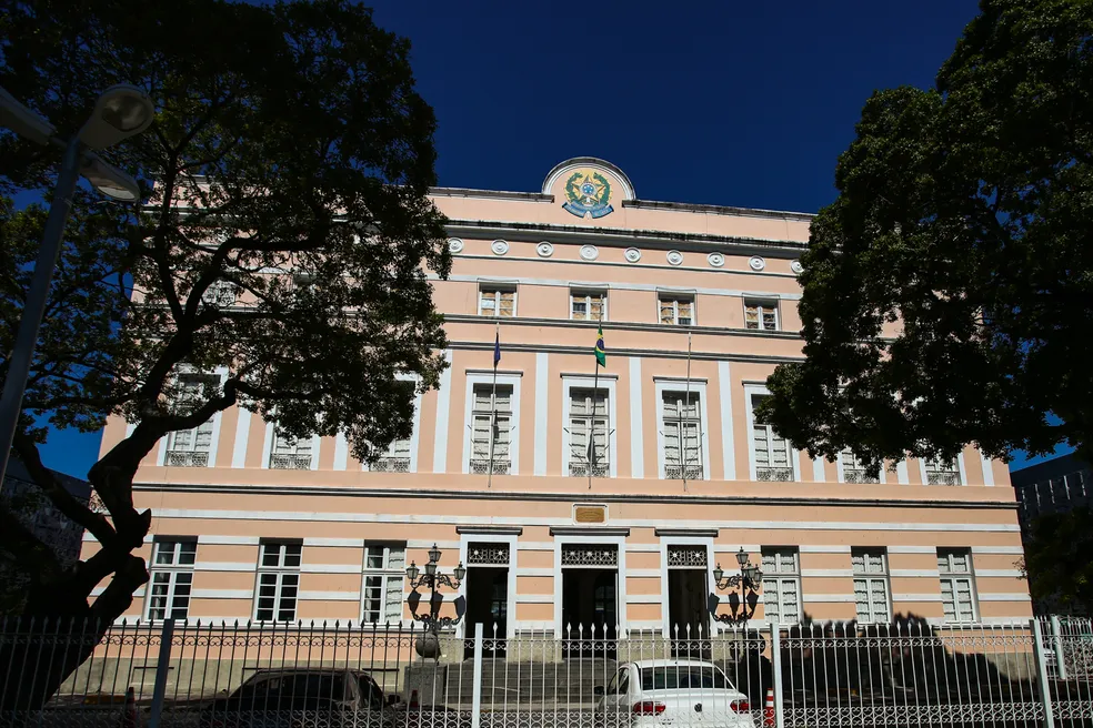 Preso por golpes e estelionato em Maceió recebeu salário de R$17mil na Assembleia Legislativa de Alagoas
