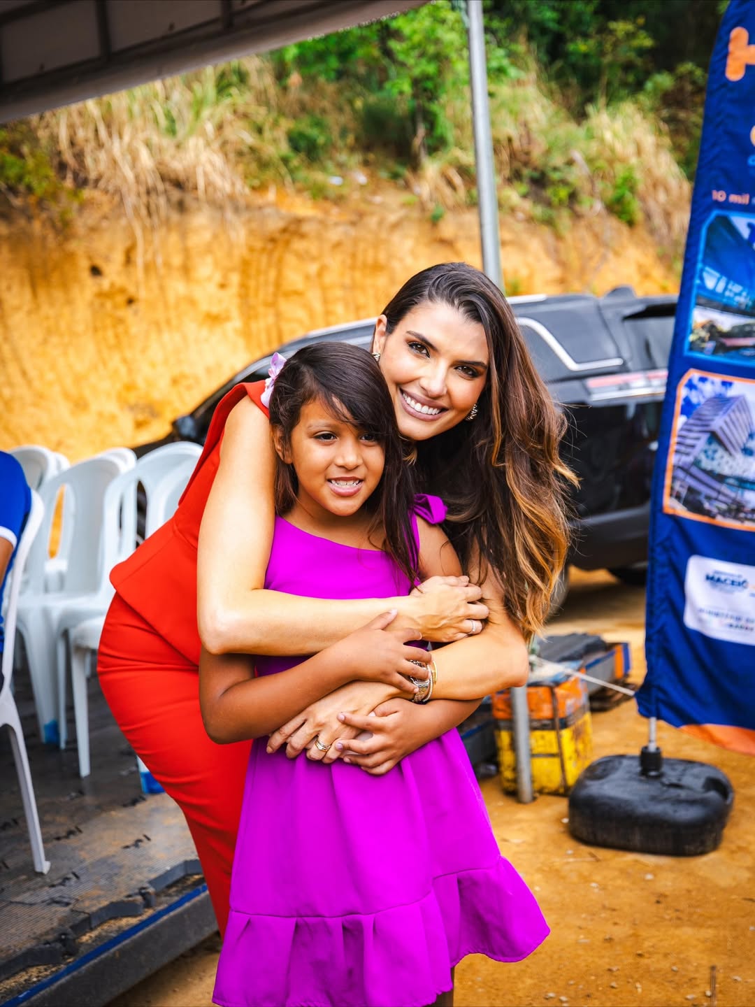 Primeira-dama de Maceió encontra pequena admiradora em momento de carinho e inspiração