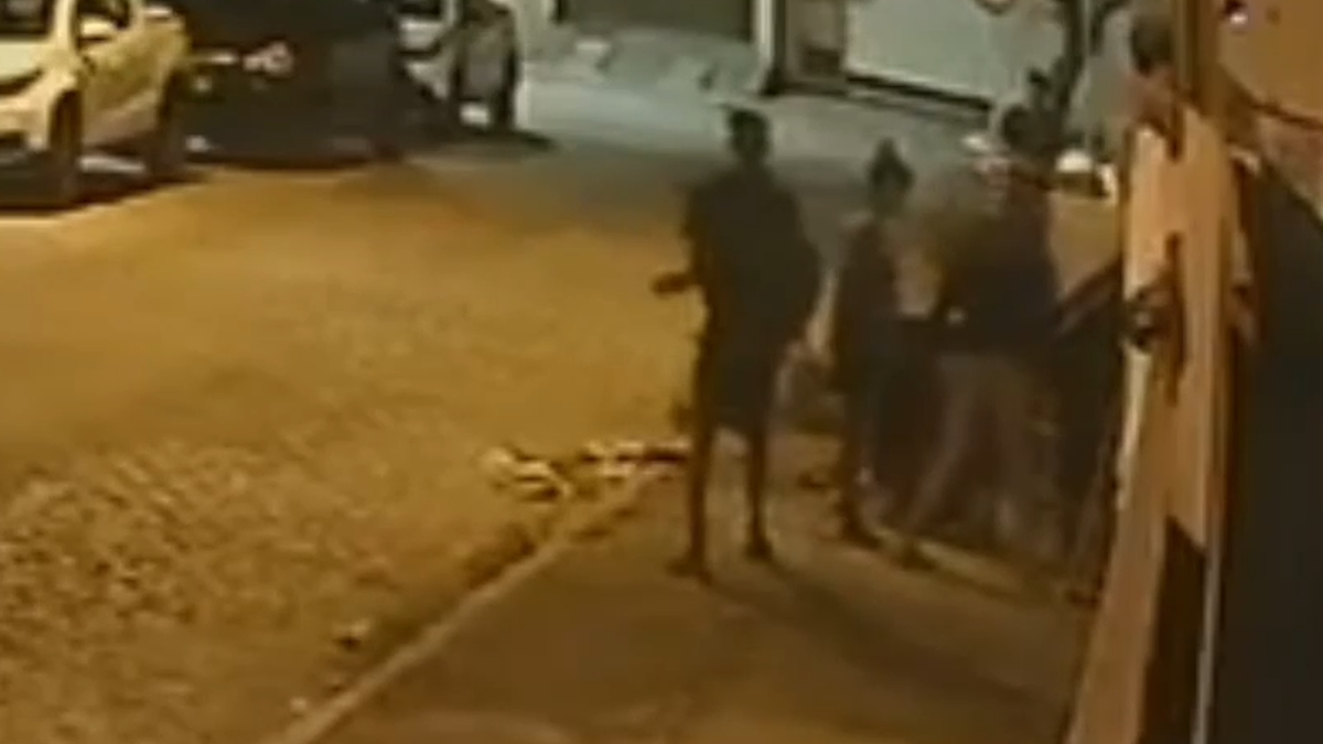 Polícia Civil divulga imagens de suspeitos de homicídio de morador de rua em Maceió