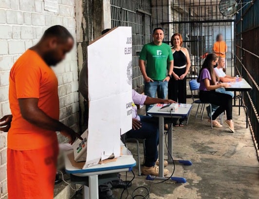 Congresso aprova medida que proíbe presos provisórios de votar em eleições