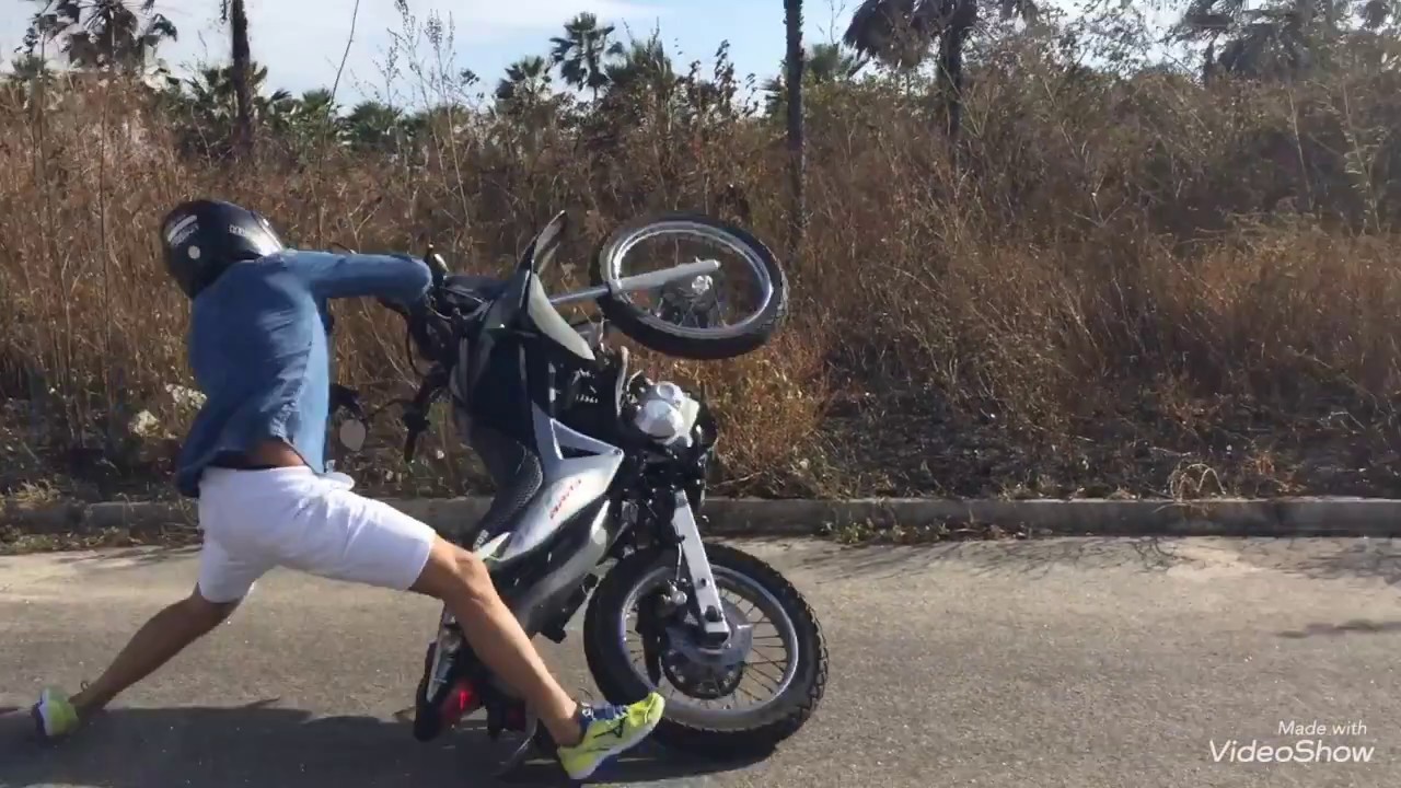 Motociclistas sem capacete se exaltam durante abordagem e acabam detidos