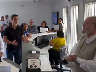 Caio Bebeto é impedido de entrar na Sesau e denuncia descaso com famílias da equoterapia em Alagoas