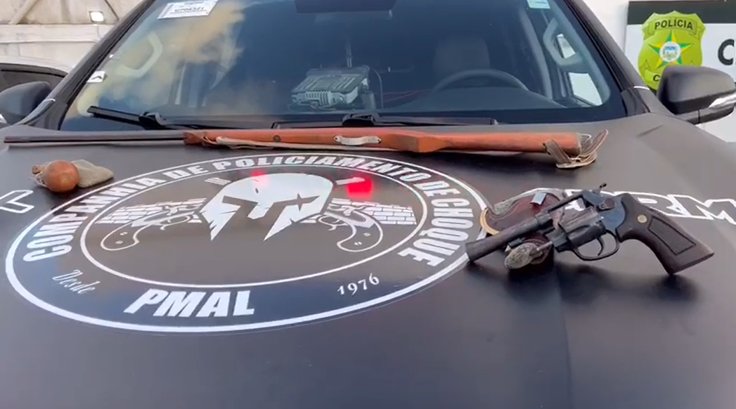 Companhia de Choque apreende armas de fogo no Benedito Bentes