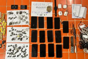 Operação no presídio Baldomero Cavalcanti termina com apreensão de drogas e celulares