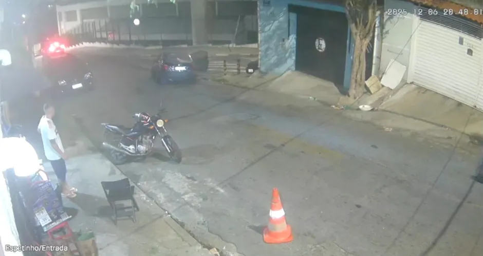 Mulher salta de carro em movimento após ser esfaqueada pelo ex