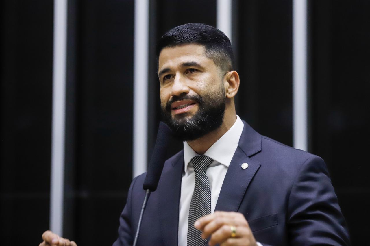 Fabio Costa lidera intenção de voto para deputado federal entre eleitores de Maceió, aponta Falpe