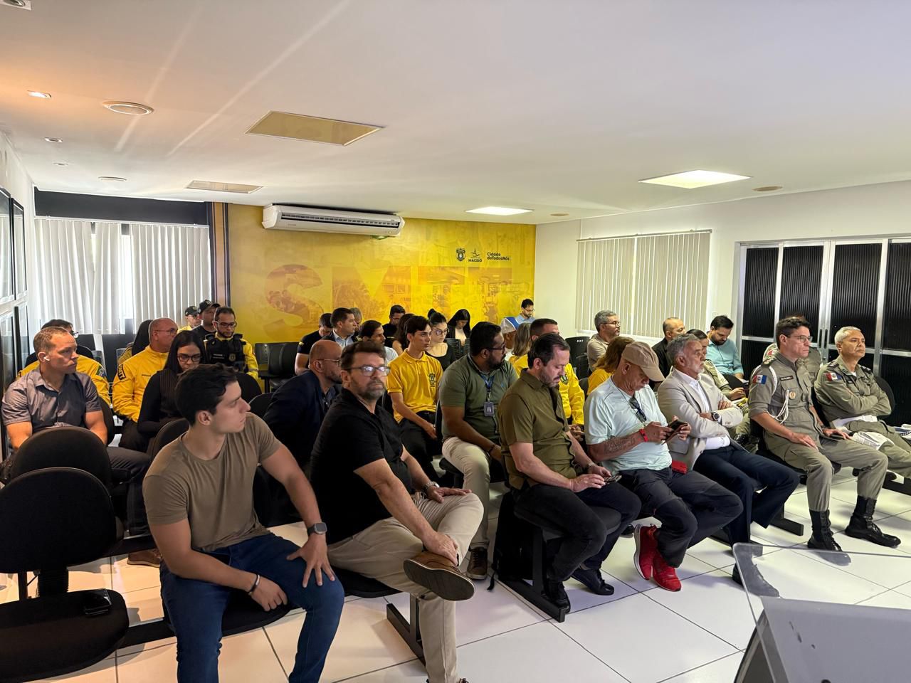 Caio Bebeto destaca crescimento dos ciclomotores elétricos e anuncia campanhas de conscientização após reunião com órgãos de trânsito