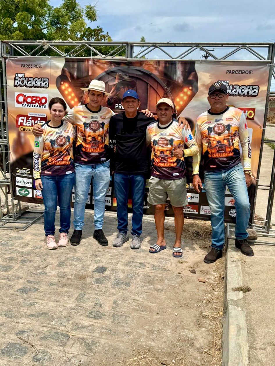 O líder Cícero Cavalcante marca presença na Cavalgada realizada na Barra de Santo Antônio