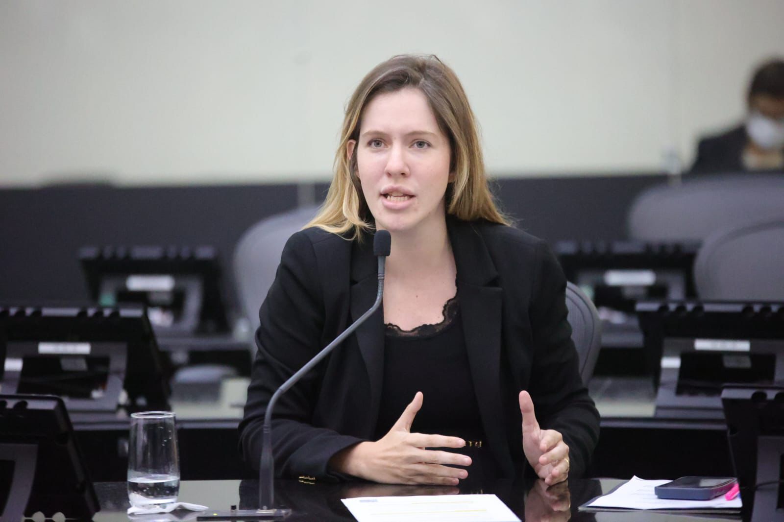 Após prisão de Babal Guimarães, Cibele Moura critica “regime aberto” para agressores de mulheres: “Lugar de homem que bate em mulher é na cadeia”