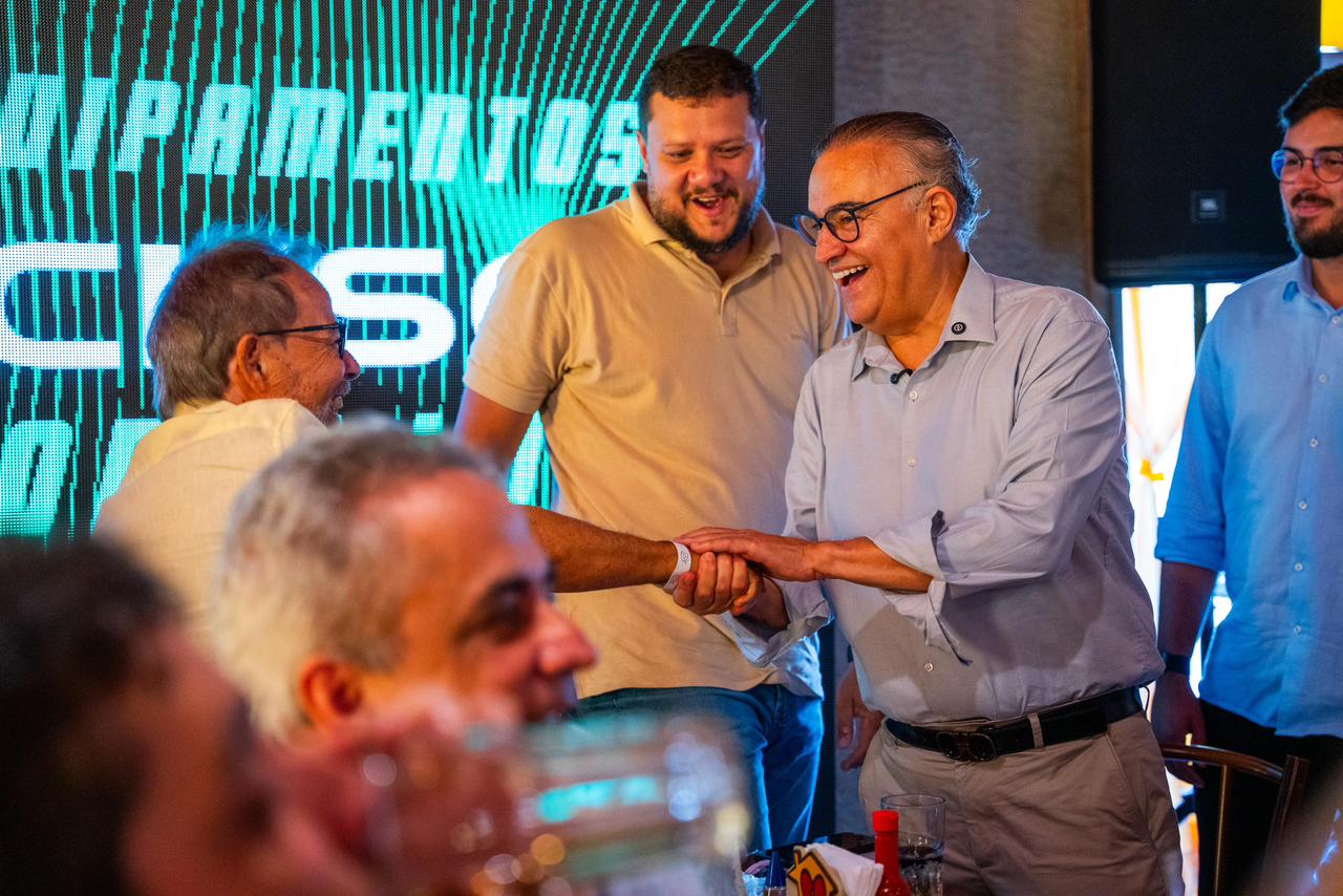 Ex-deputado João Caldas reúne autoridades e amigos em almoço em Maceió