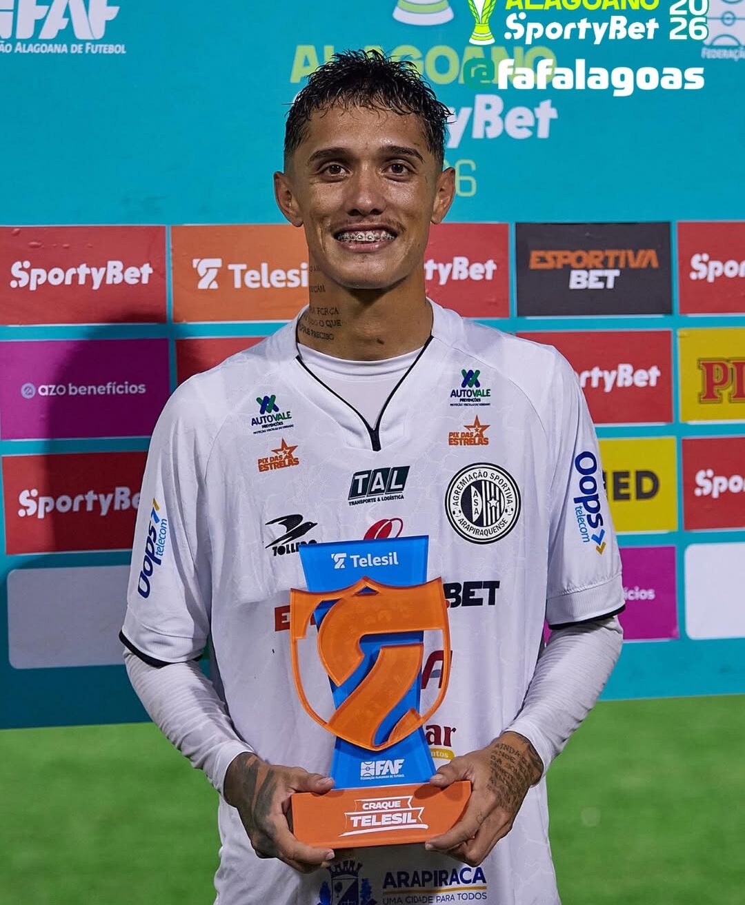 Após polêmica fora de campo, meia Sammuel é eleito craque da partida do ASA