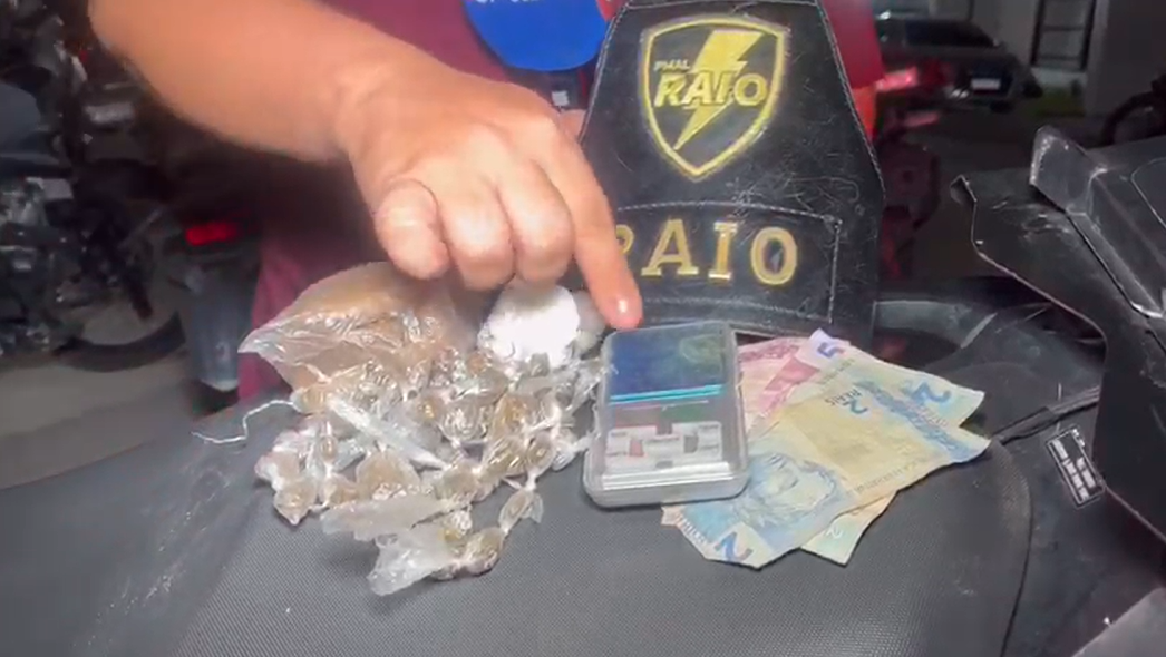 Suspeito é preso por tráfico de drogas no bairro do Prado