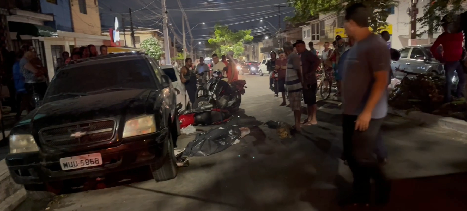 Motociclista morre em colisão com caçamba no bairro Petrópolis