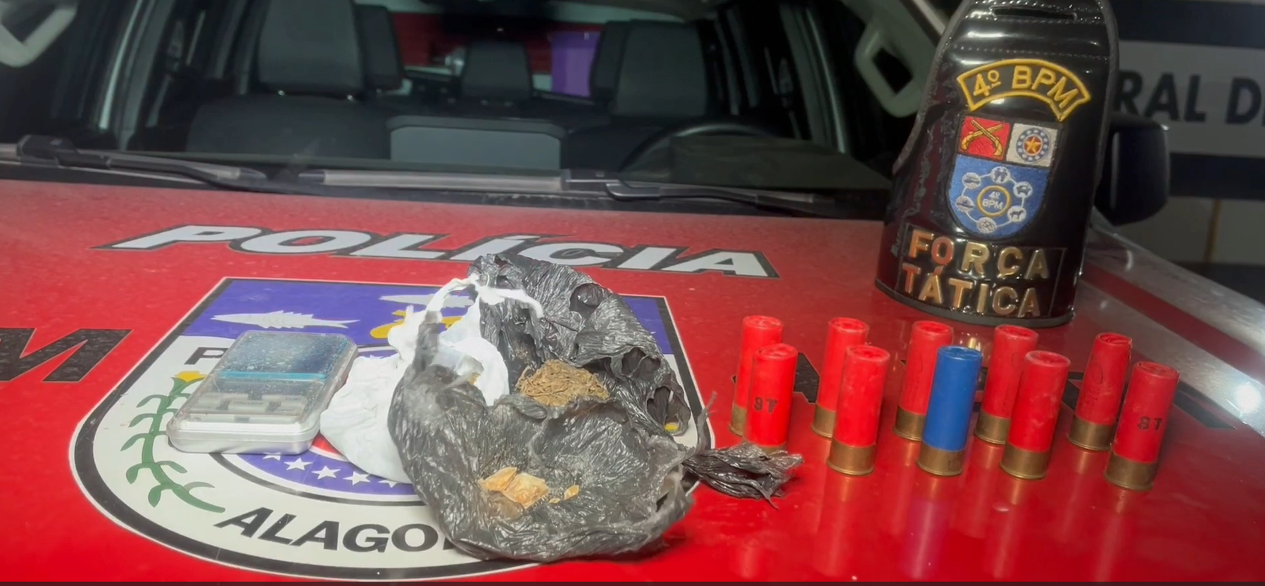 Força Tática do 4º BPM apreende drogas e munições durante operação na Gruta de Lourdes