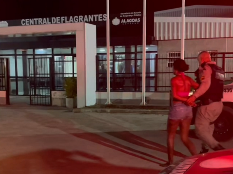 Mulher é presa em flagrante após furtar quarto de hotel na Pajuçara