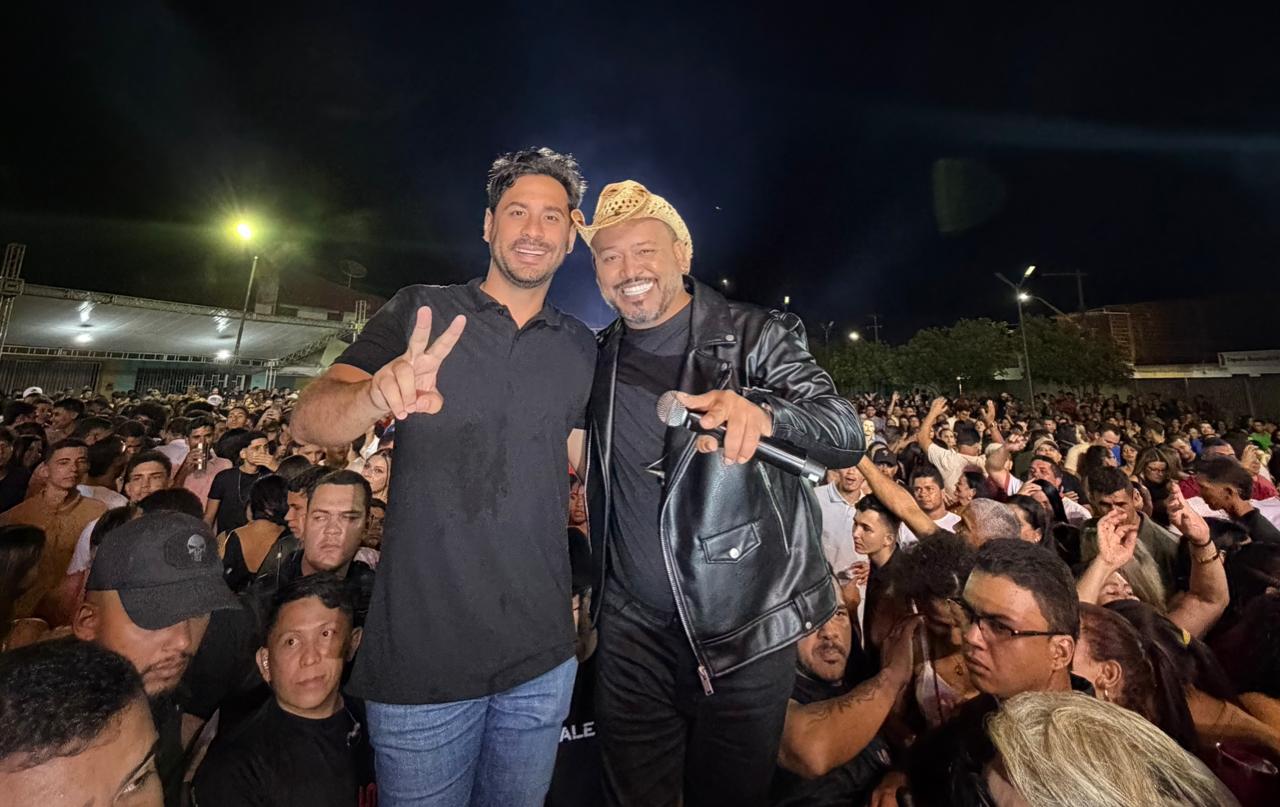 Procissão e shows artísticos marcam encerramento da festa de Santa Ana