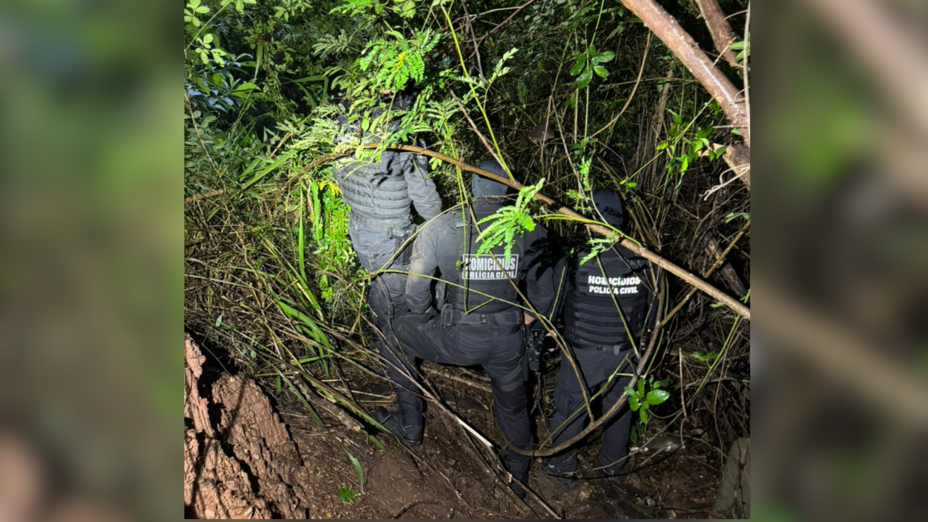 Síndico conduz polícia até corpo de corretora em Goiás; ele e o filho são presos por suspeita de homicídio