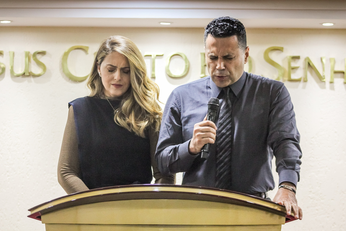 Igreja Universal do Reino de Deus: Cerimônia da Terapia do Amor promete renovar relacionamentos em Maceió