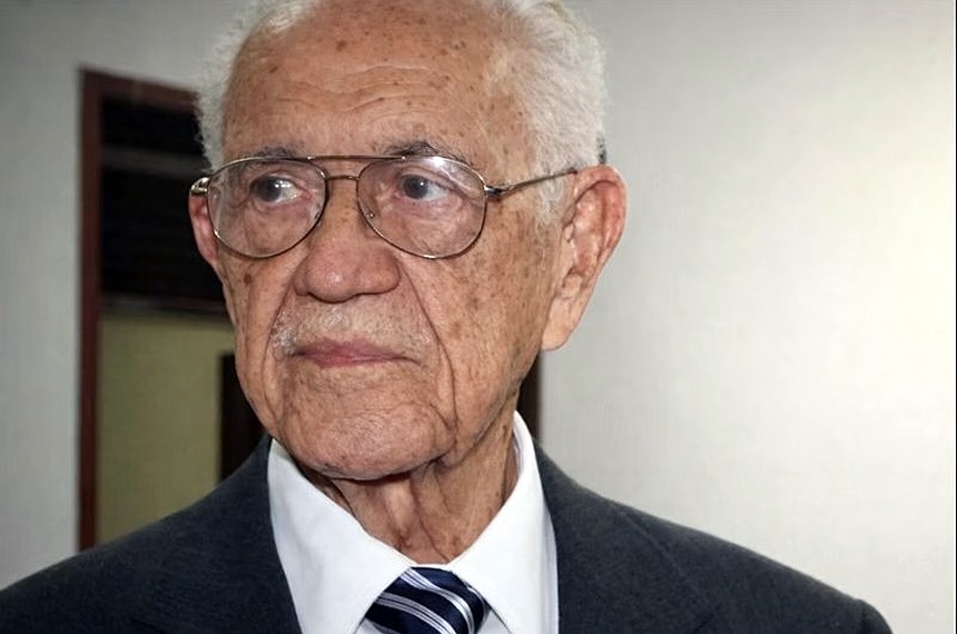 Ponte sobre o Rio São Francisco passa a se chamar Hélio Nogueira Lopes; conheça quem foi este médico e político