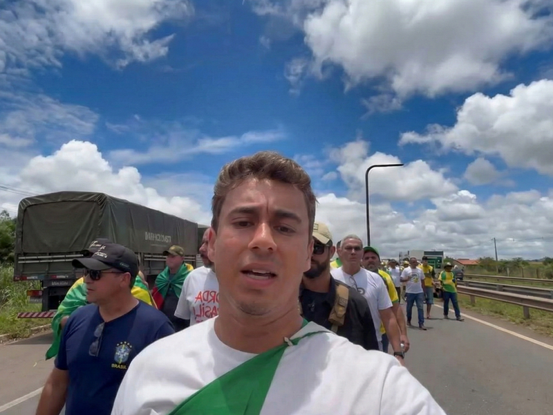 Em caminhada rumo a Brasília, Nikolas Ferreira completa 120 km e critica impunidade em escândalos