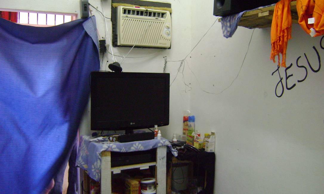 Deputado pede investigação sobre compra de TVs para presídios