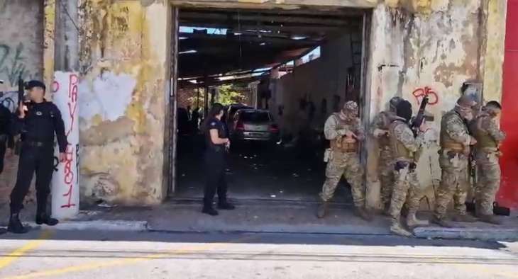 Operação policial mira torcidas de CRB e CSA no dia do clássico e termina com prisões em Maceió