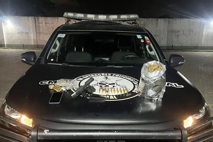 Bope apreende pistola 9mm, munições e grande quantidade de maconha durante ação em Maceió