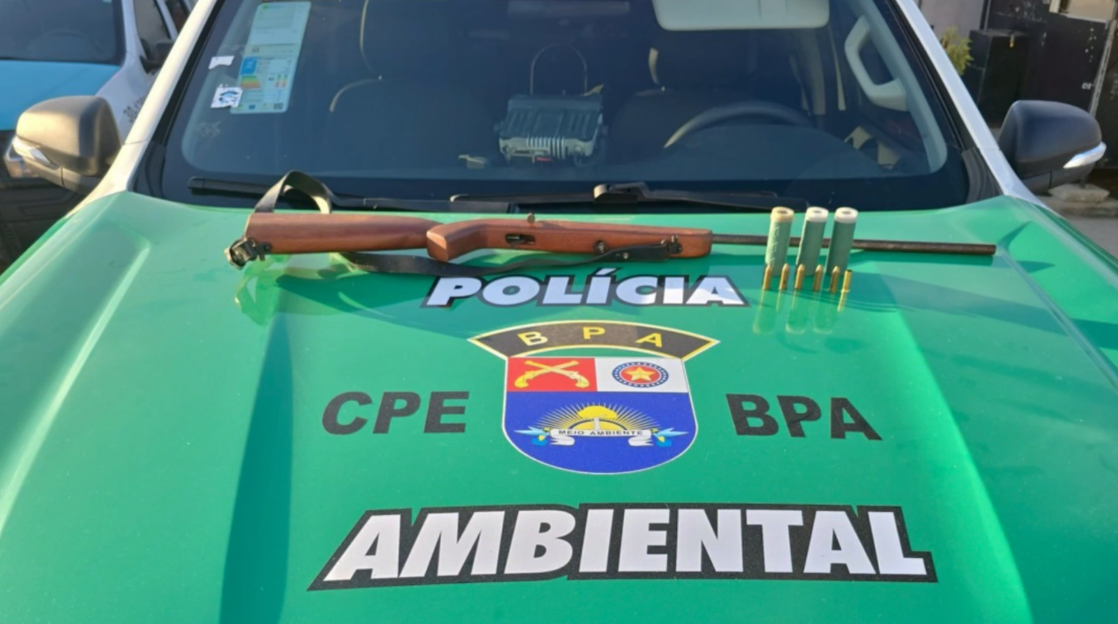 Arma de fogo e munições são apreendidas pela Polícia Ambiental na Barra de São Miguel