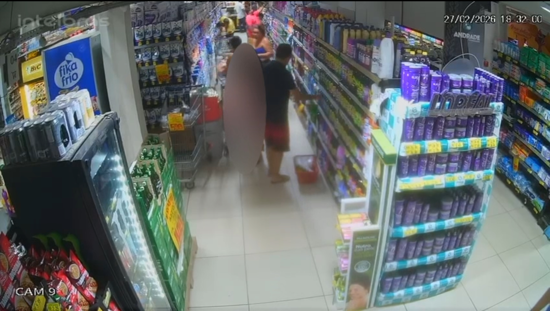 Câmeras flagram momento em que homem de 31 anos comete importunação sexual contra criança de 12 anos