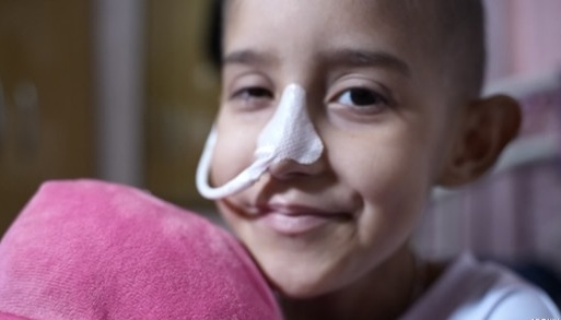 Menina com câncer morre após desvio de R$ 2,5 milhões destinados ao seu tratamento