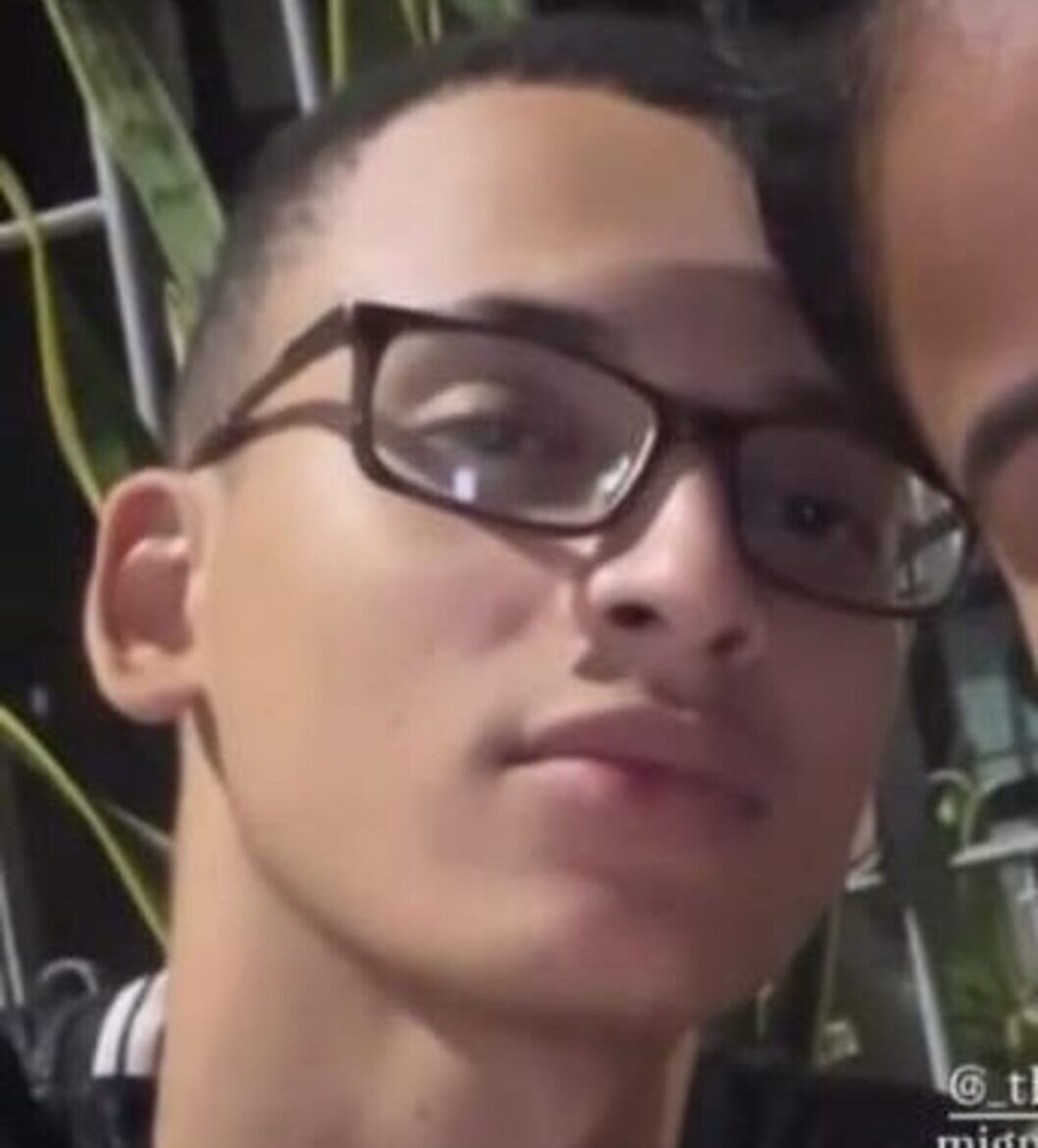 Antes de ser morto, jovem aparece em vídeo dizendo “aqui quem comanda é o PCC”