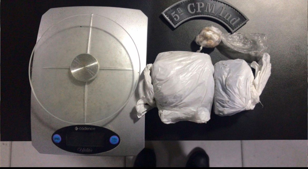 Homem é preso por tráfico de drogas no bairro da Santa Lúcia